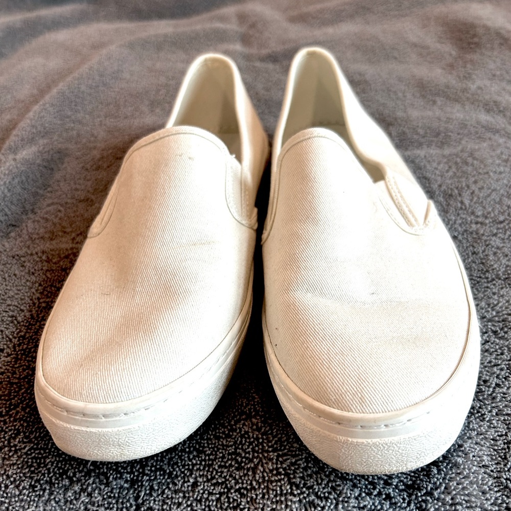 White Slip-on Sneakers 🤍